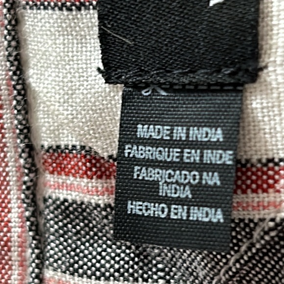 Volcom Juniors Button Up Cropped Striped Short Sleeve Shirt Size L - Picture 8 of 10